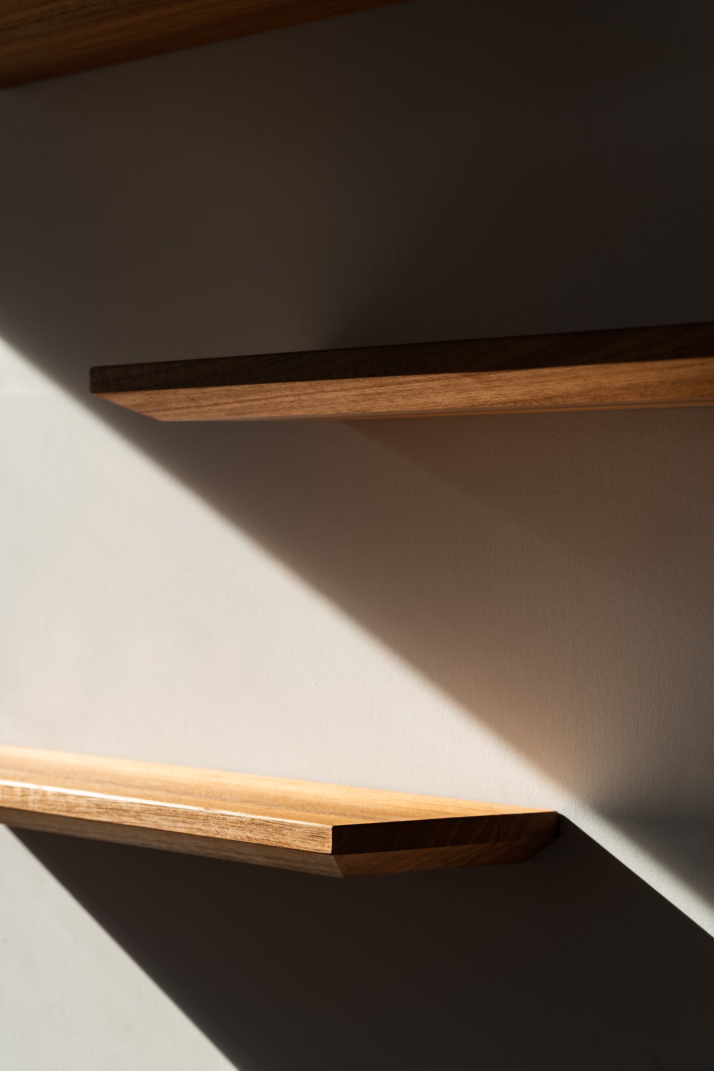 Floating shelves